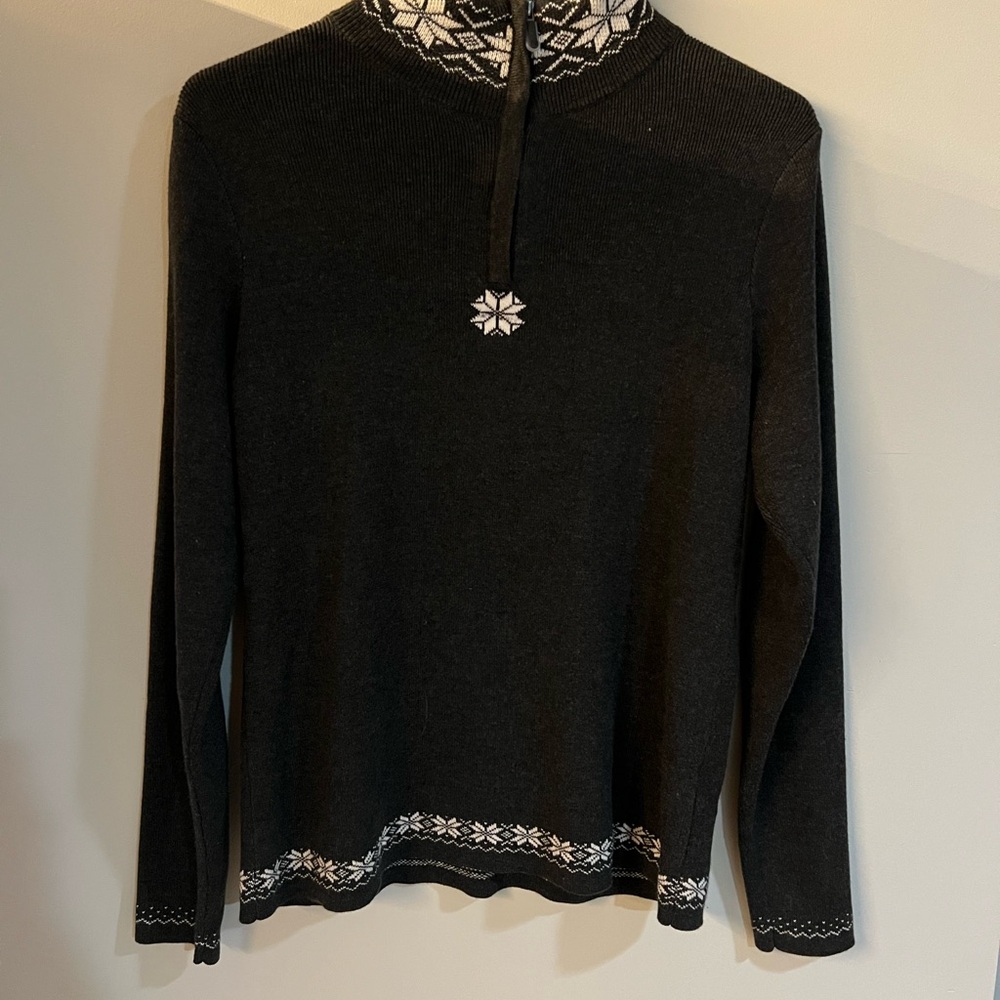 Eddie Bauer Black and White Turtleneck Sweater winter Christmas like new